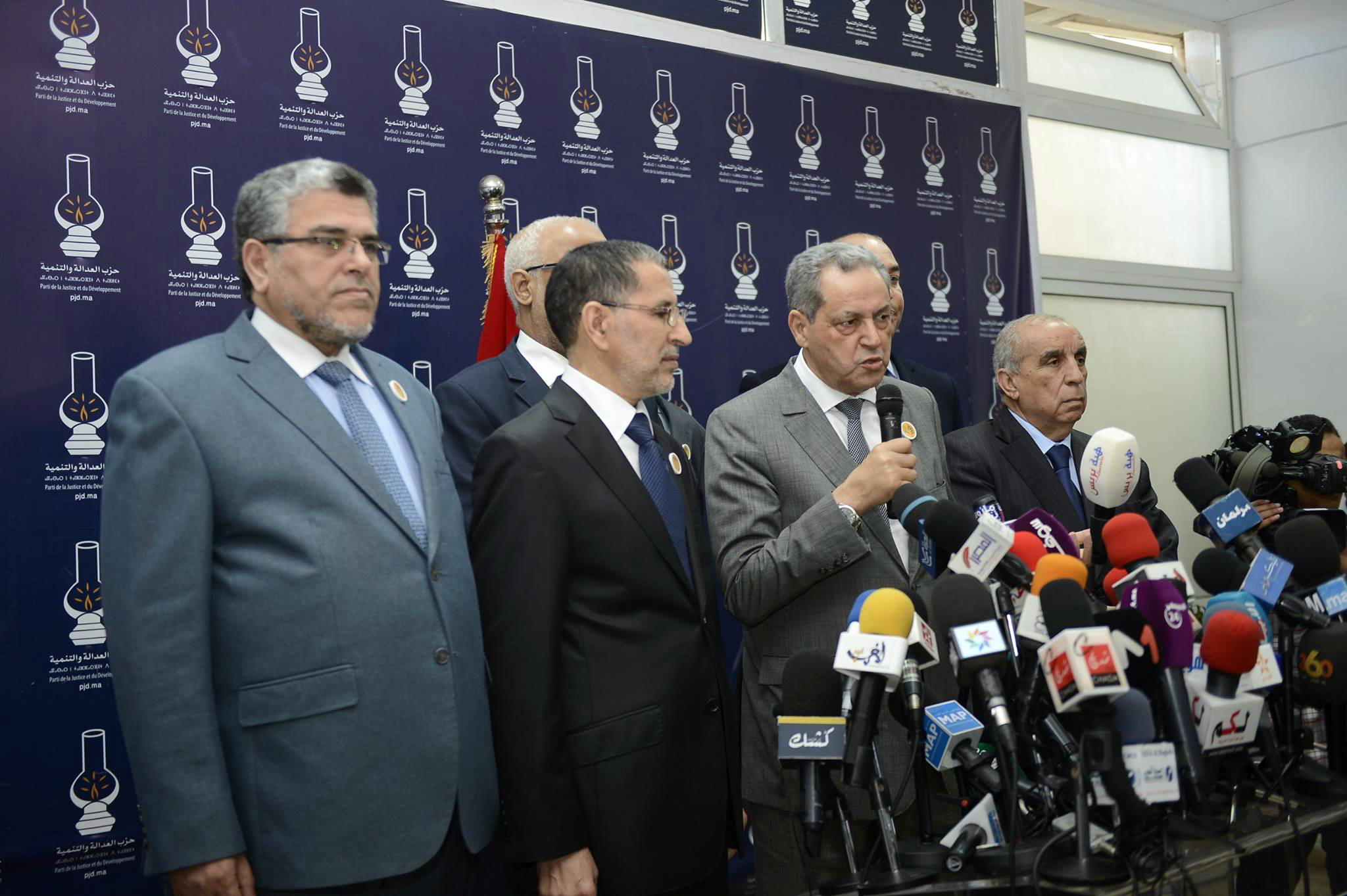 العنصر يؤكد أن جميع المؤهلات موجودة لإخراج الحكومة إلى الوجود