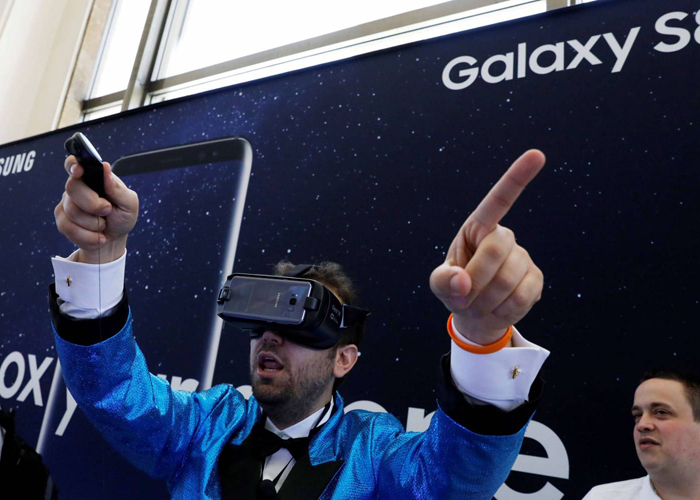 سامسونغ أس 8 حقبة جديدة في تصميم الهواتف الذكية