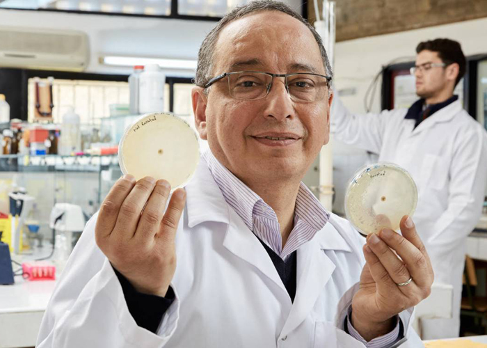 بروفيســــــور مغربــــــي مرشح لجائزة المبتكر الأوروبي