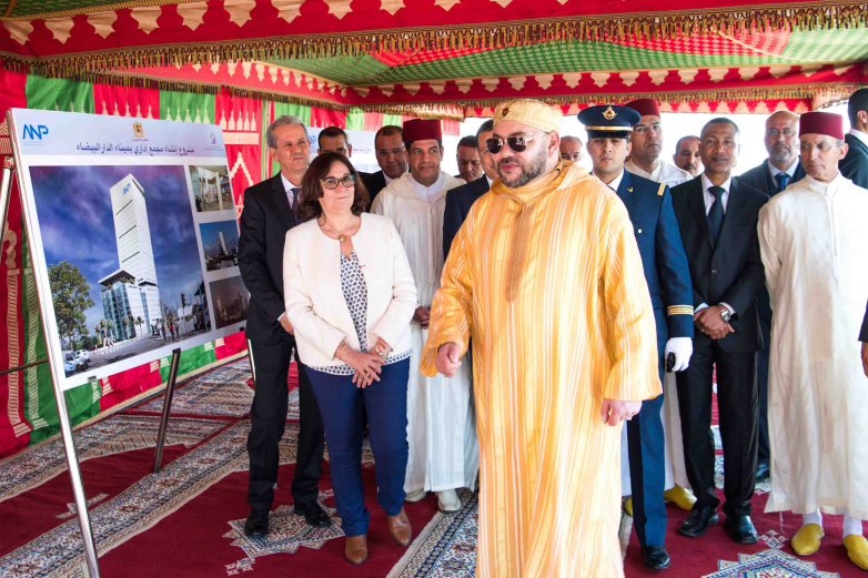 جلالة الملك يعطي إنطلاقة أشغال إنجاز مركب إداري بميناء الدار البيضاء