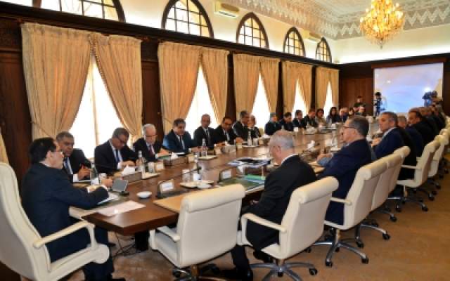 الحكومة تصادق على مشروع مرسوم حول لجنة العرائض واختصاصاتها