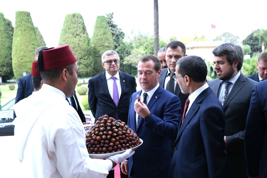  الوزير الأول لجمهورية روسيا الفيدرالية السيد دميتري ميدفيديف ينبهر بجودة التمر المغربي
