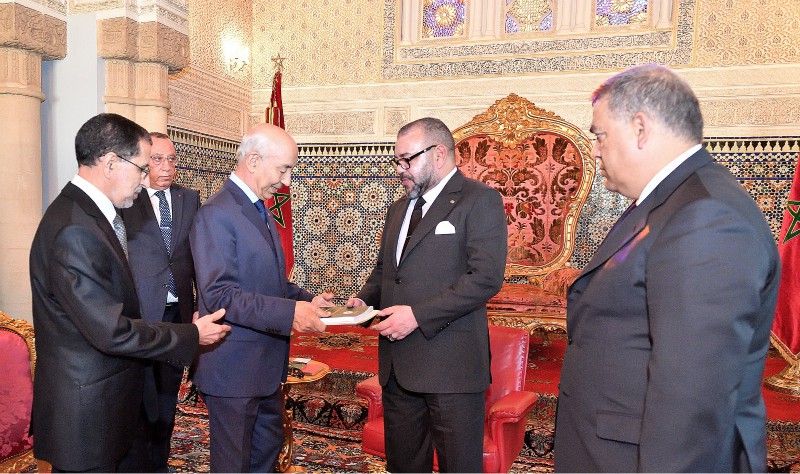 المــــلك يقيل الوزراء … بداية التغيير الصعب لتحريك جبل الفساد في المغـــــــــــرب