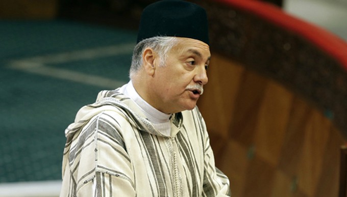 نبيل بنعبد الله يودع الوزارة وموظفيها بالدمــوع والعنــــــــــــــاق