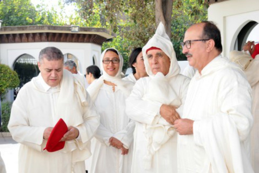 في افتتاح البرلمــــان … حلوى الملك و شر الدواب وتصفيق النـــــــواب