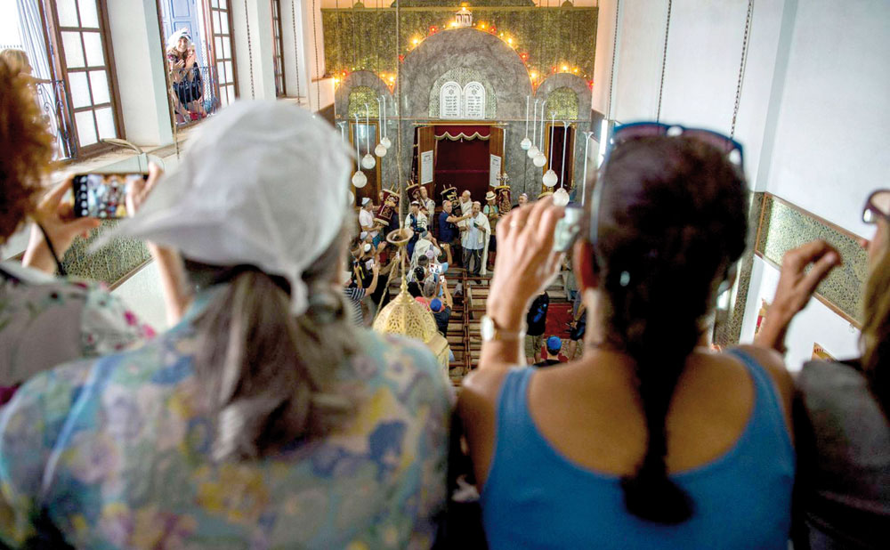 مراكـــش تجمع أبناءها دون تفريق بين ديانة واحد على الآخر
