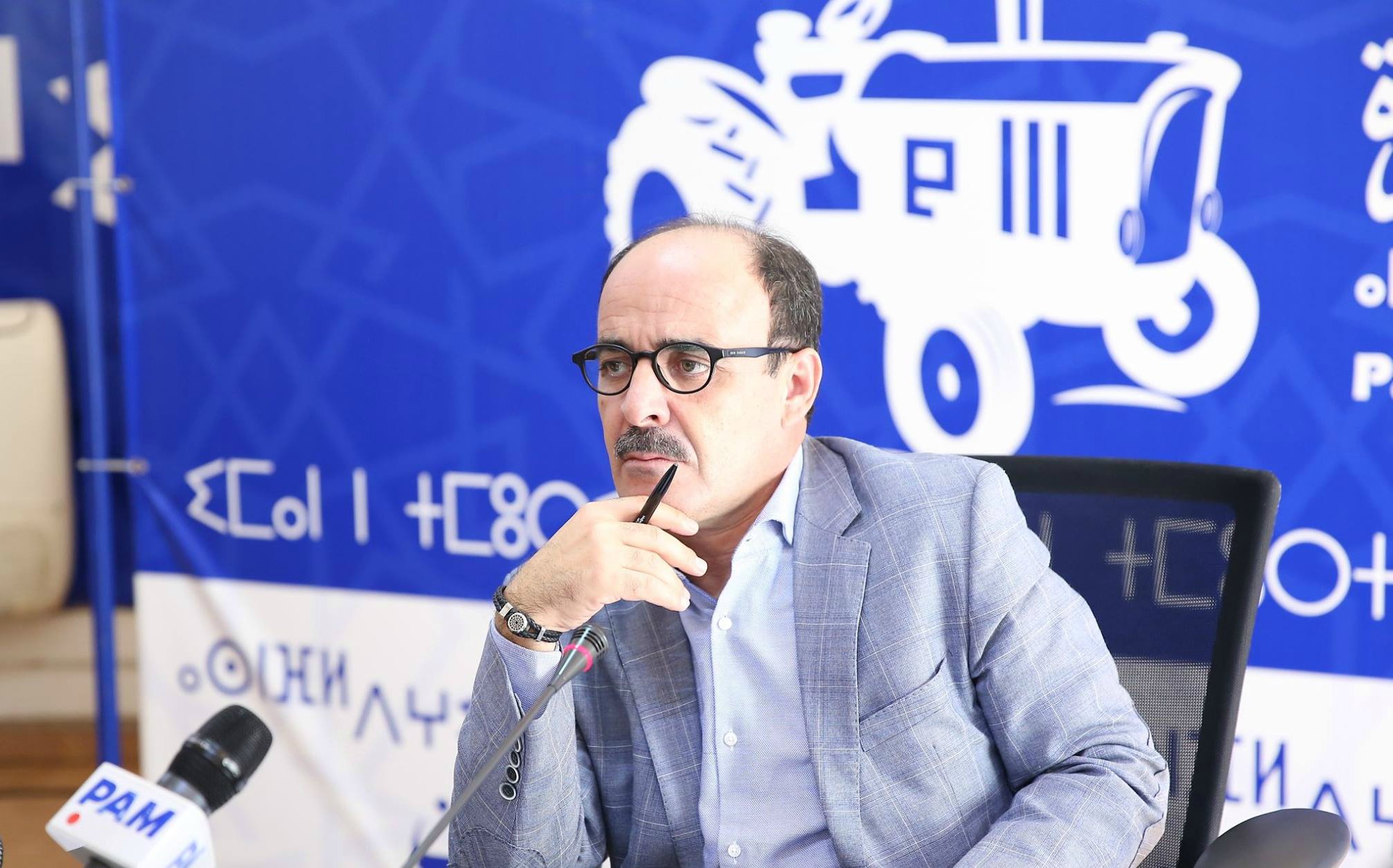 جون أفريك … العماري غير مرغوب فيه من طرف القصـــــــر !