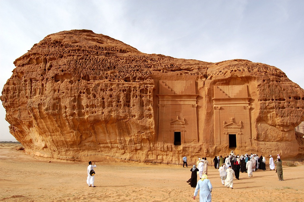 السعودية تبدأ بإصدار التأشيرات السياحية عام 2018