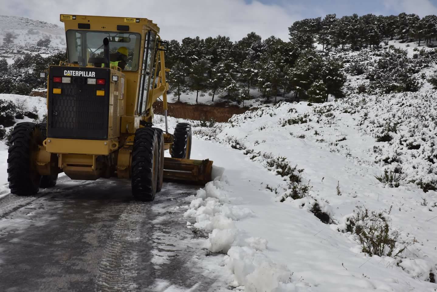 عاصفة ثلجية تحاصر 3 أشخاص في تنغير