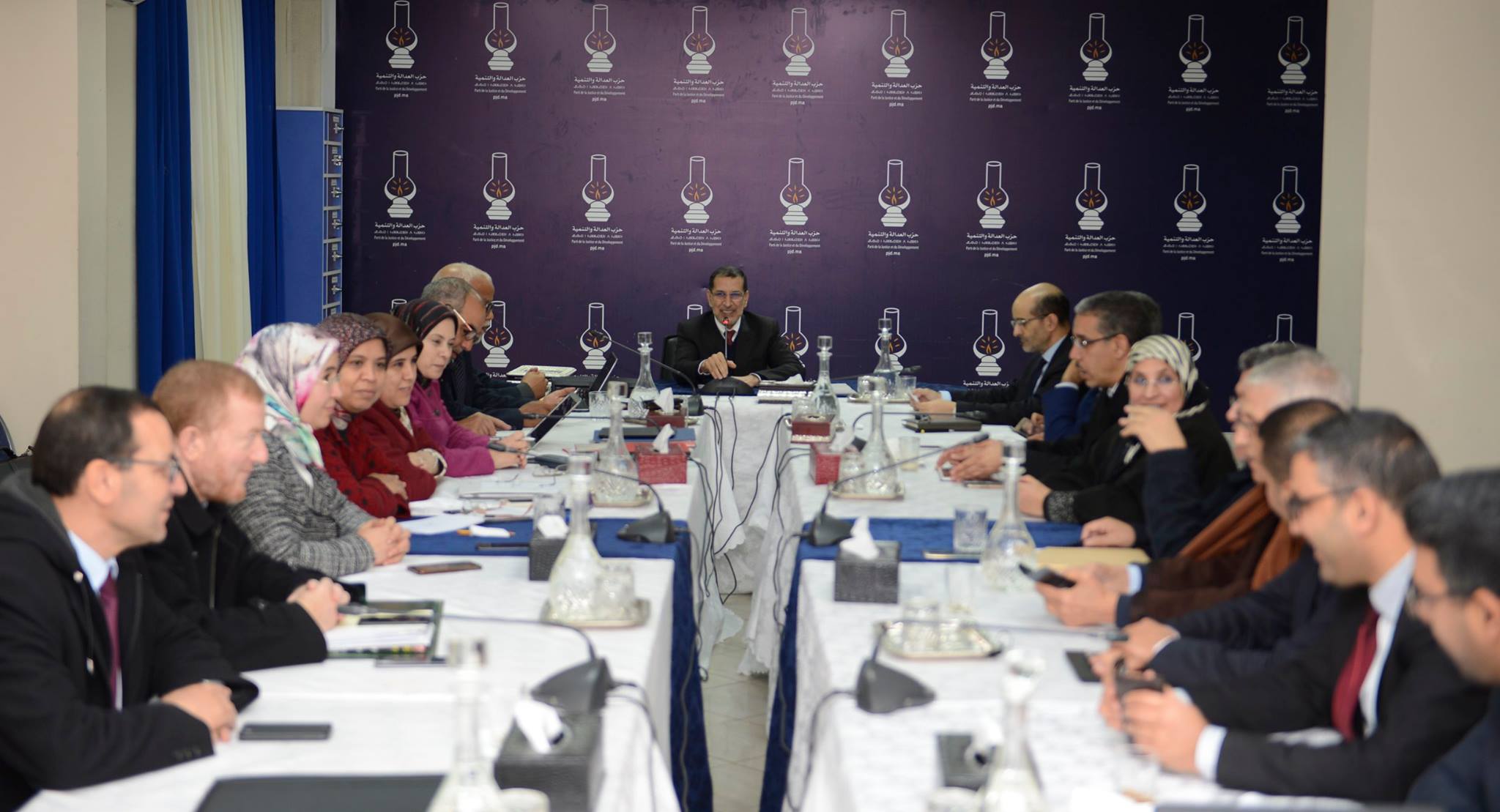 البيجيدي يتجاهل تصريحات ابن كيران تجاه أخنوش ويحل الحزب بالمحمدية