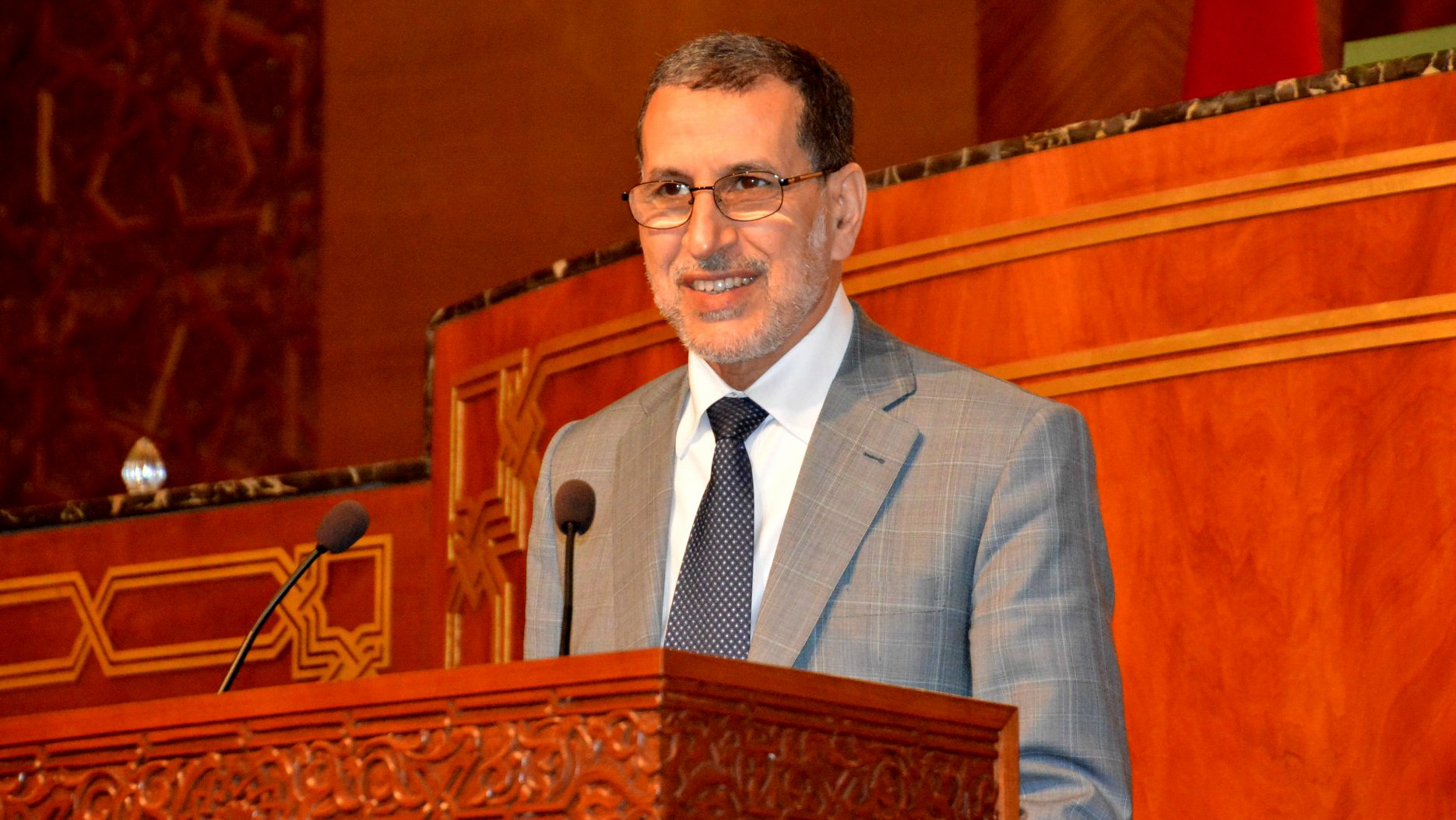 رئيس الحكومة…المتعاقدون غير مهددون بفقدان عملهم