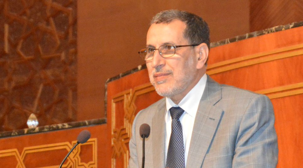 العثماني يقفز من منصة مسرح محمد الخامس أمام الطلبة المتفوقين
