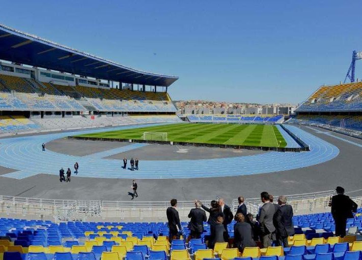 خبراء الفيفا يتفقدون مركبي مراكش وأكادير