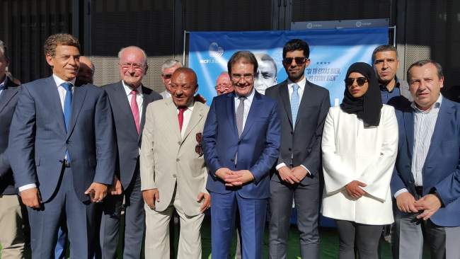 بنعتيق يكرّم اللاعب المغربي السابق “ملاقا” في إسبانيا