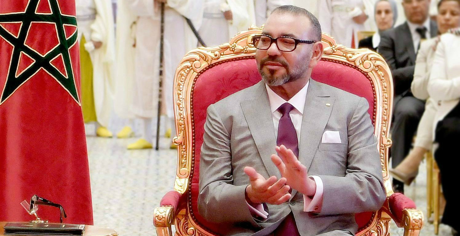تحسن الحالة البدنية للملك يبهج معلقين مغاربة