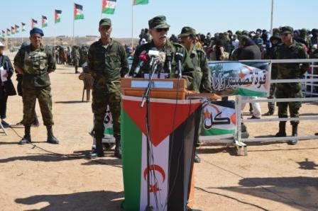 البوليساريو تستعرض عسكريا في تفاريتي وتلوح بالحرب ضد المملكة