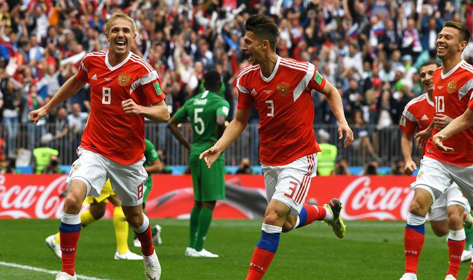 روسيا تسحق السعودية بخماسية مدوية في أولى مباريات المونديال