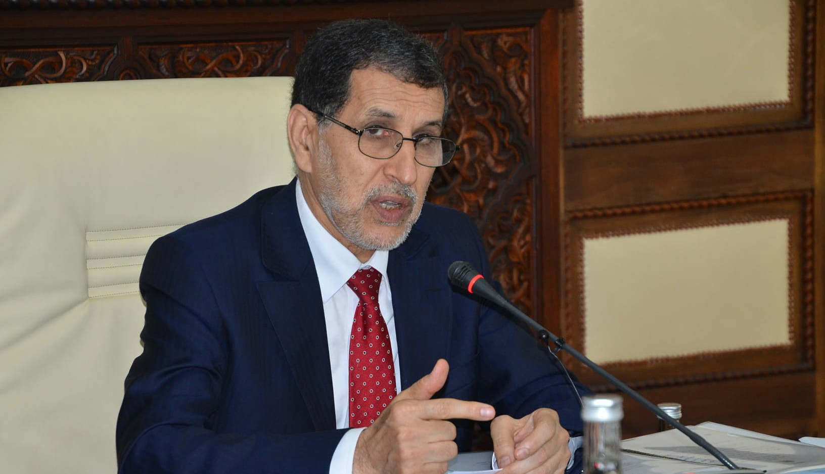 رئيس الحكومة … مقتل تلميذ على يد زميله محزن وسنتصدى لظاهرة العنف 