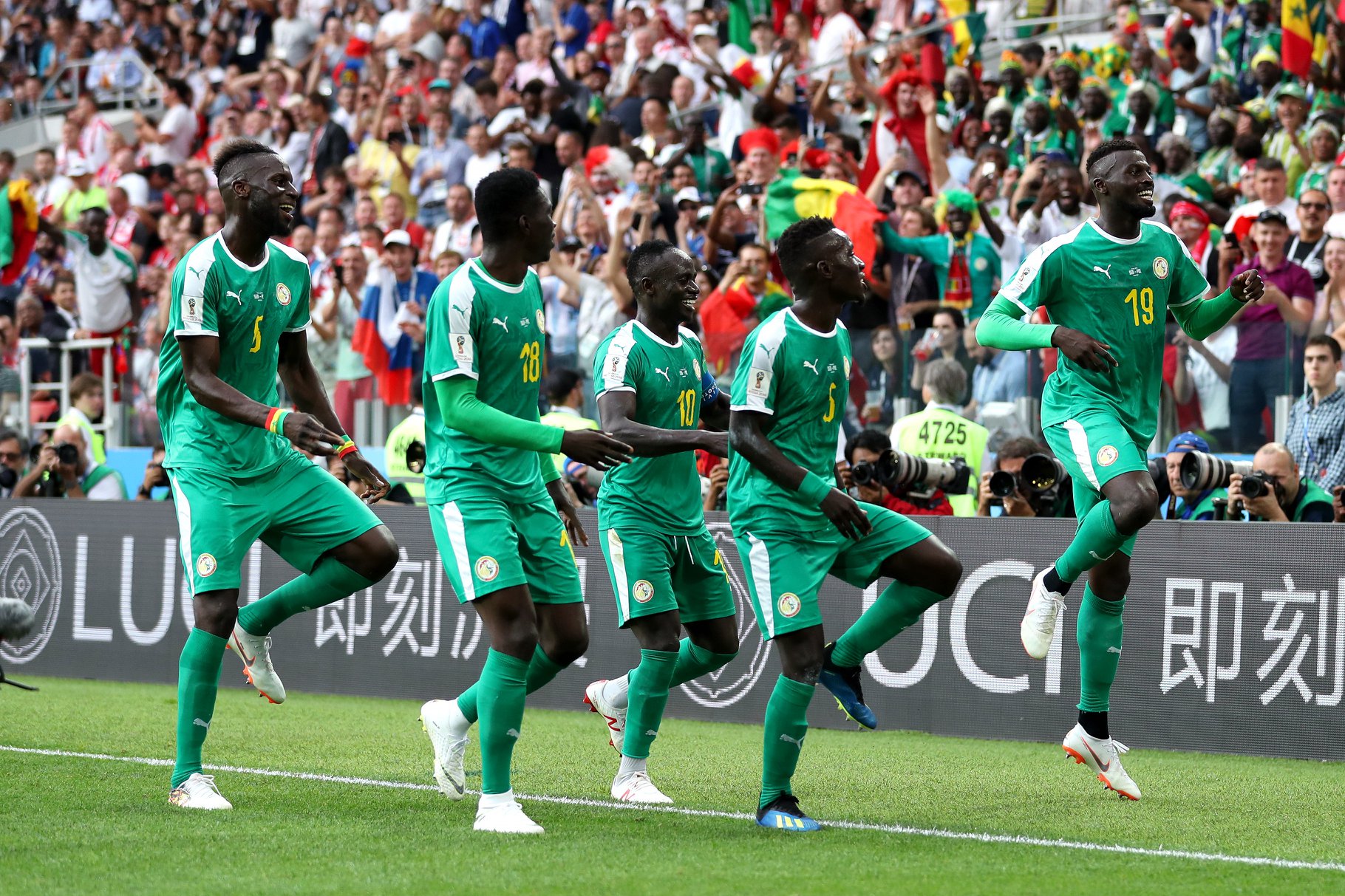المنتخب السنغالي يحقق أول فوز للقارة السمراء على حساب بولندا (2-1)