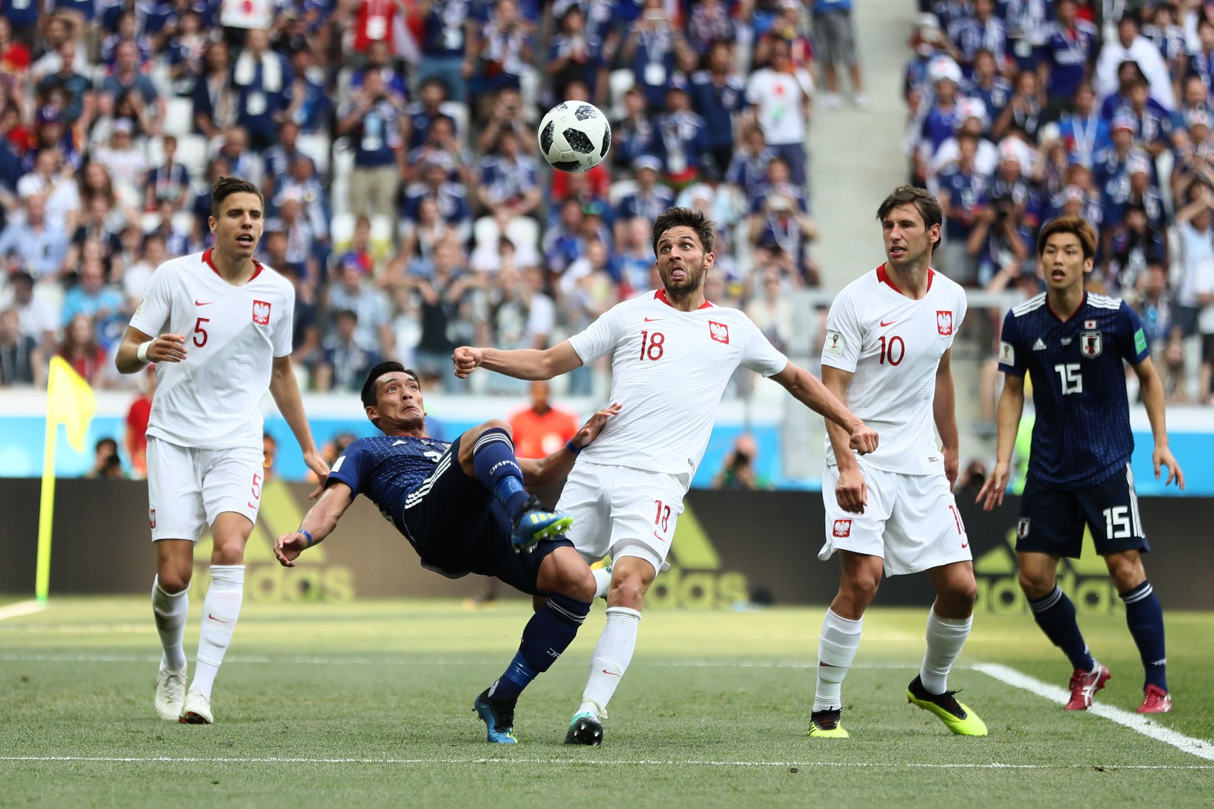المنتخب الياباني يتأهل للدور الثاني رغم هزيمته أمام المنتخب البولوني بهدف للاشيء