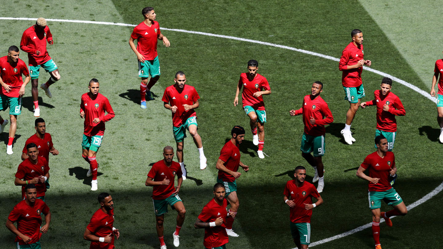 رئيس الحكومة يهنئ الفريق الوطني على أداءه المشرف ونضاليته العالية