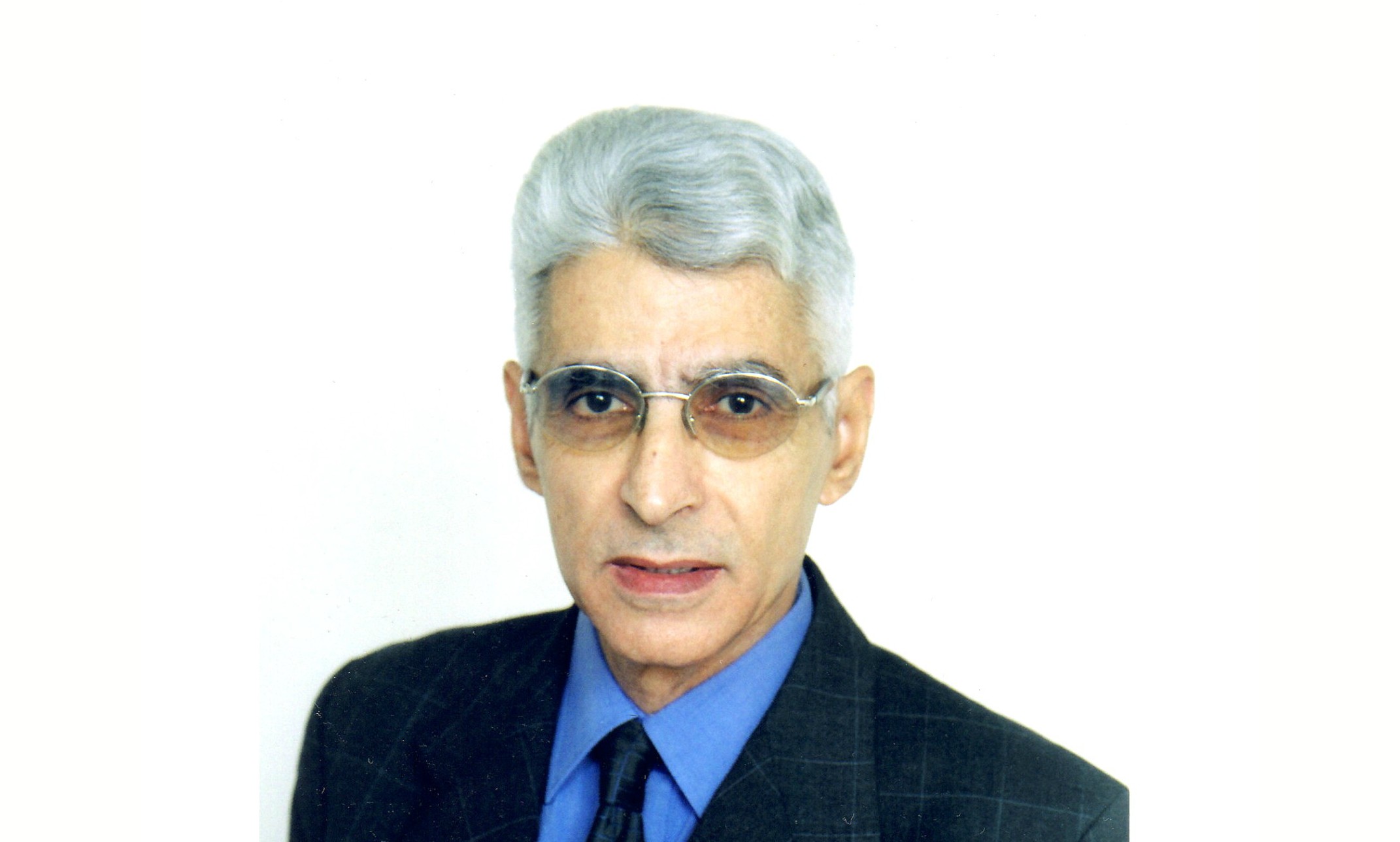 مستشار جلالة الملك يدعو إلى توعية الأجيال بثوابت المملكة