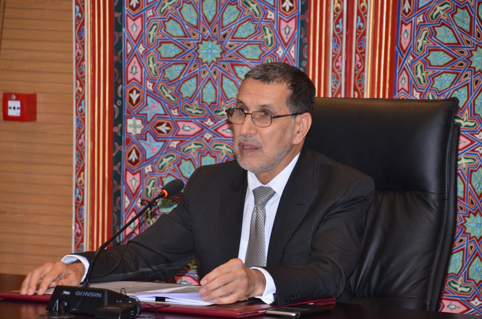 رئيس الحكومة يلجأ للحوار لتطويق التوتر الاجتماعي بالمغرب