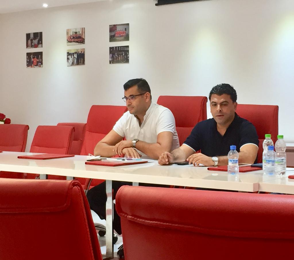 الندوة الصحفية لفريق الكوكب المراكشي تغلب عنها الكوميديا و الرئيس غير معروف
