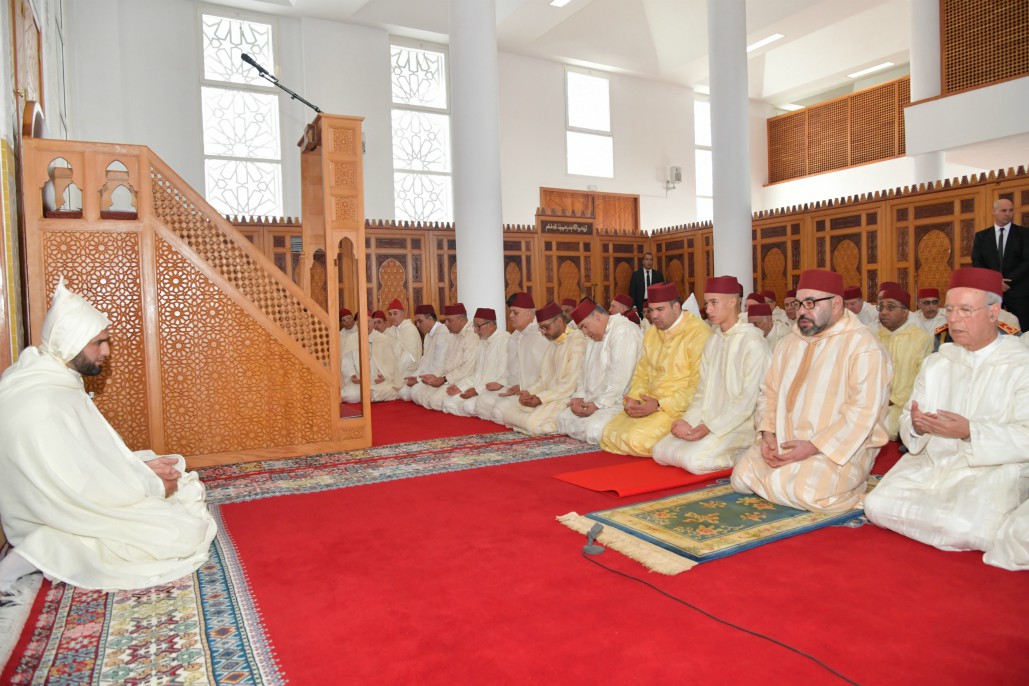 أمير المؤمنين يؤدي صلاة الجمعة بمسجد الرضوان بمدينة سلا