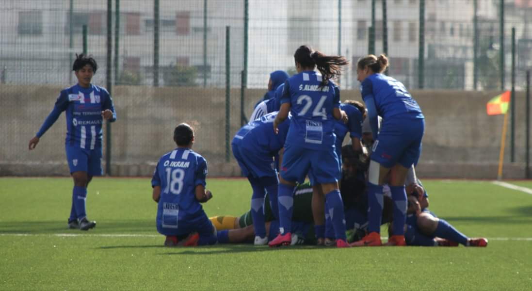 تتويج سيدات إتحاد طنجة ببطولة الخريف لكرة القدم