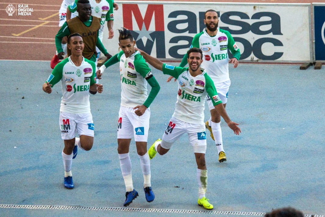 الرجاء البيضاوي يتأهل إلى دور المجموعات بعد فوزه بمراكش على إفريقيا ستارز الناميبي 2 ـ 0