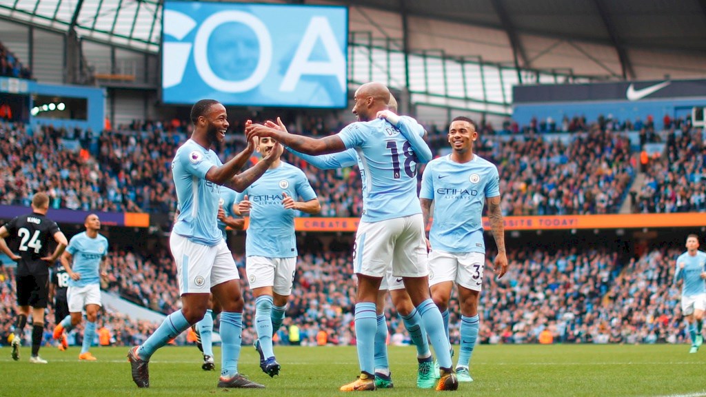 هدية خاصة من لاعبي مانشستر سيتي لجماهيرهم