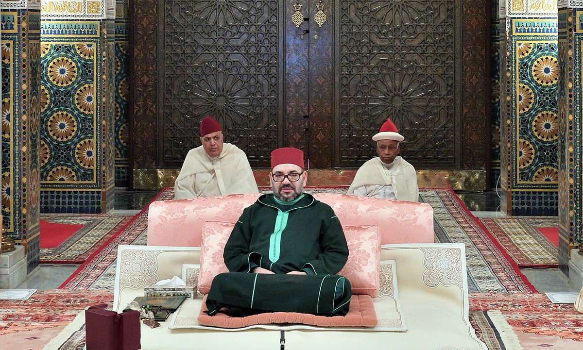 أمير المؤمنين يترأس الدرس الثالث من سلسلة الدروس الحسنية الرمضانية