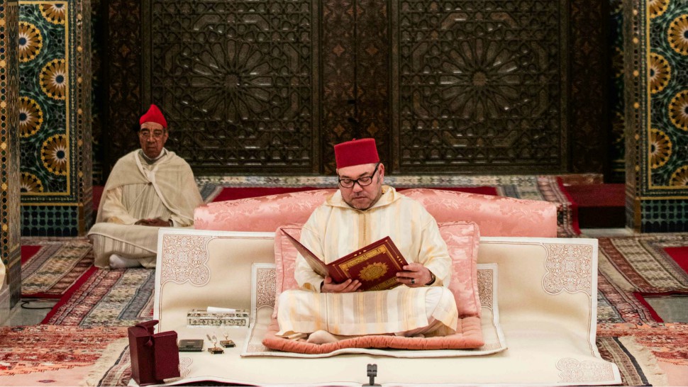 أمير المؤمنين يترأس الدرس السادس من سلسلة الدروس الحسنية الرمضانية