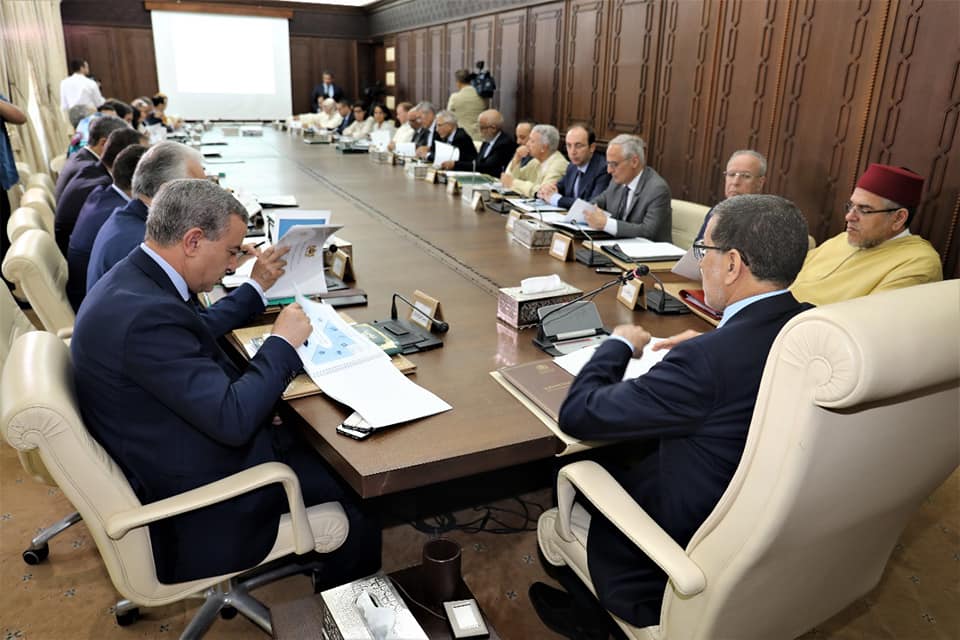 مجلس الحكومة يوافق على اتفاق بشأن النقل الدولي عبر الطرق للمسافرين والبضائع بين حكومة المملكة المغربية وحكومة جمهورية البنين