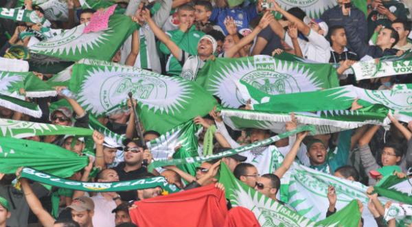 سفارة المغرب بالأردن تتكفل بنقل وإيواء جماهير رجاوية تعذر عليها دخول الأراضي الفلسطينية