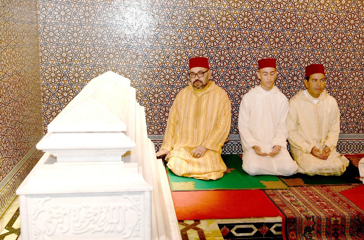 أمير المؤمنين يترأس حفلا دينيا إحياء للذكرى الواحدة والعشرين لوفاة جلالة المغفور له الملك الحسن الثاني