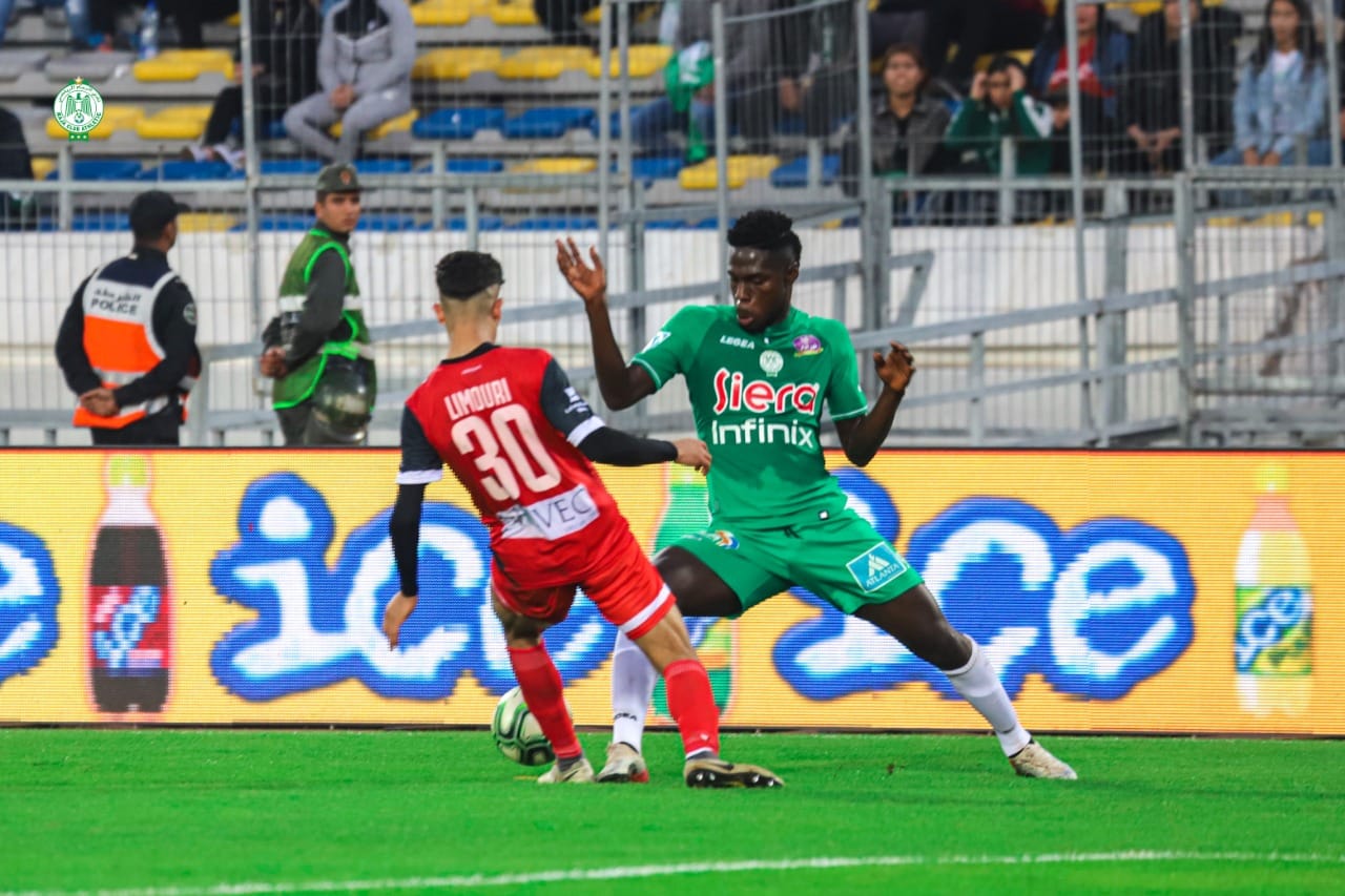 البطولة الاحترافية.. الرجاء البيضاوي ينهزم بميدانه أمام اتحاد الفتح الرياضي (0-2)