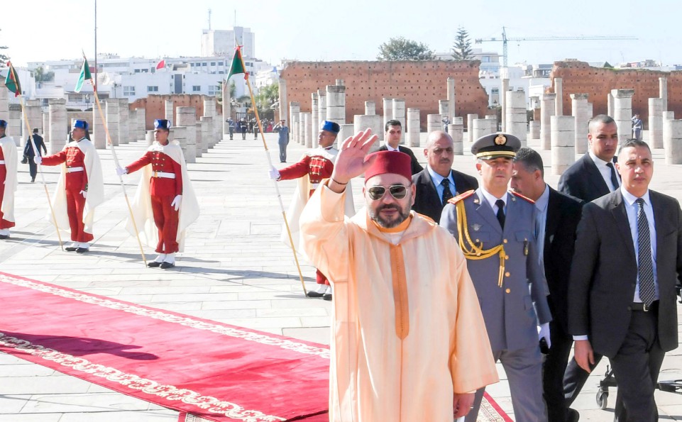 أمير المؤمنين يؤدي صلاة الجمعة بمسجد حسان بالرباط