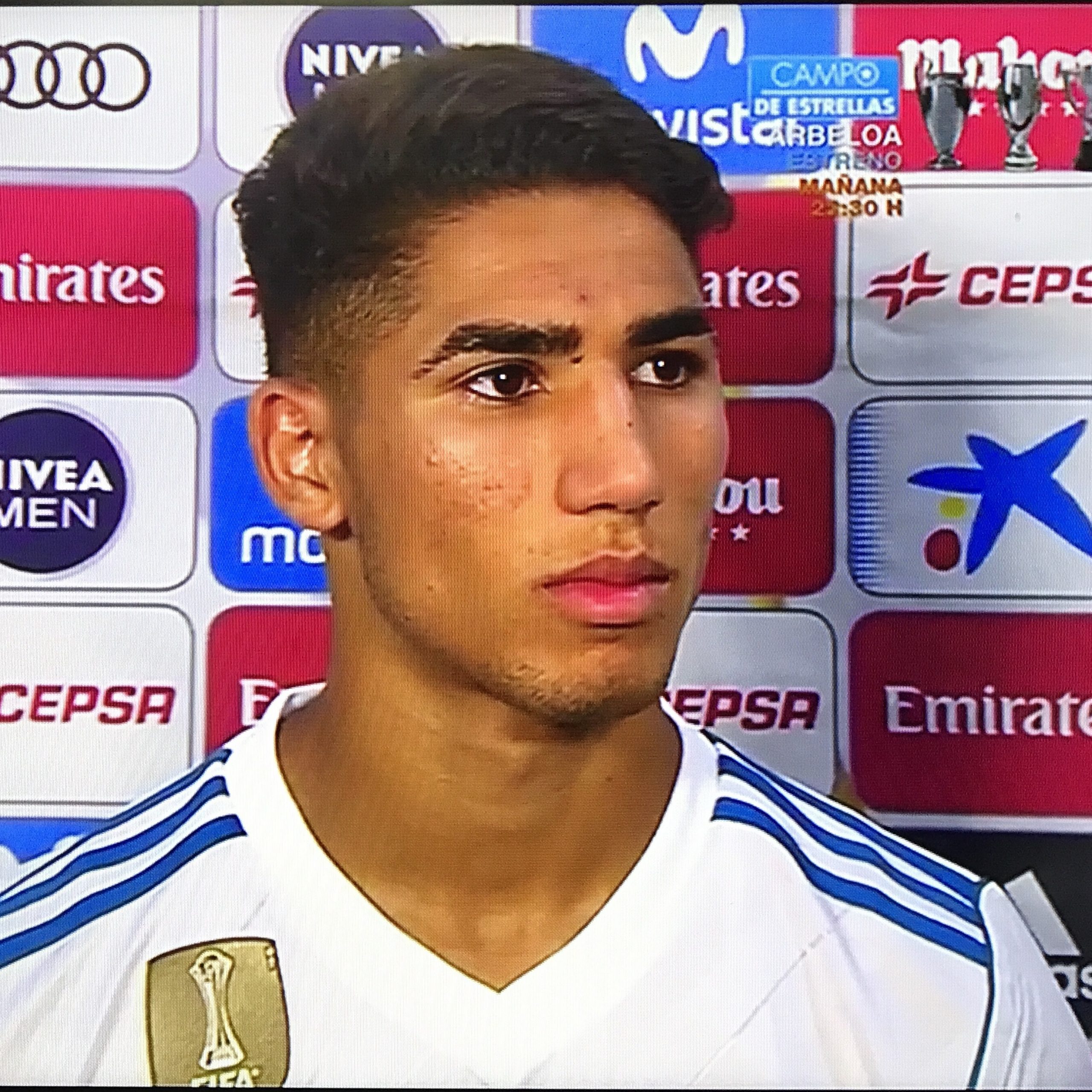 أشرف حكيمي يتوج بجائزة “الأسد الذهبي” لجريدة المنتخب الرياضية