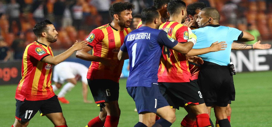 الكاف يفرض عقوبات كبيرة على الترجي التونسي
