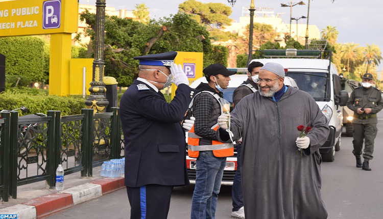 مراكش .. المجتمع المدني يحتفي بالساهرين على تطبيق حالة الطوارئ الصحية