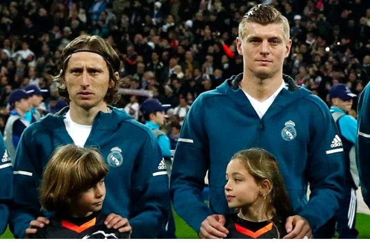 جماهير ريال مدريد تطالب باستبعاد مودريتش وتوني كروس من تشكيلة الفريق
