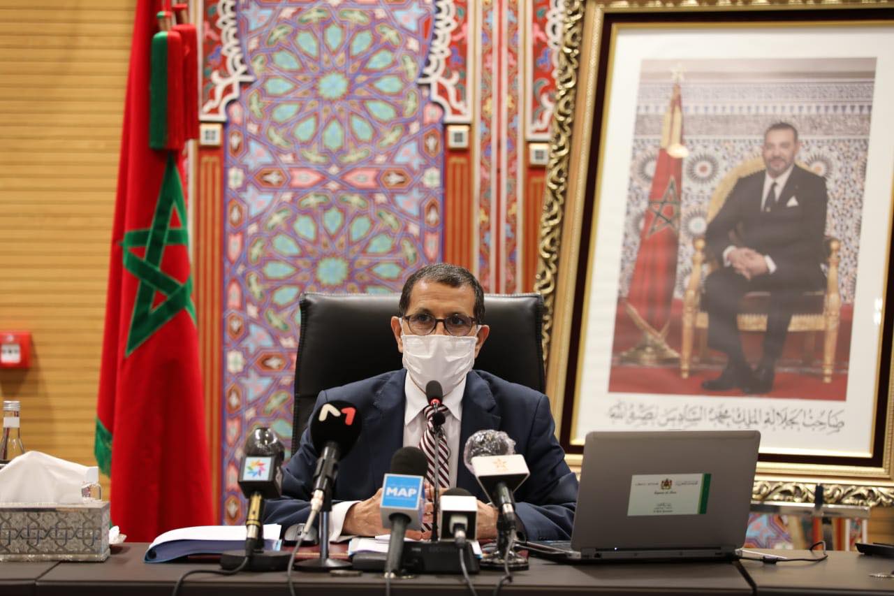 العثماني .. قرار منع التنقل من وإلى ثمان مدن ليلة الأحد الماضي كان “صعبا وحاسما”