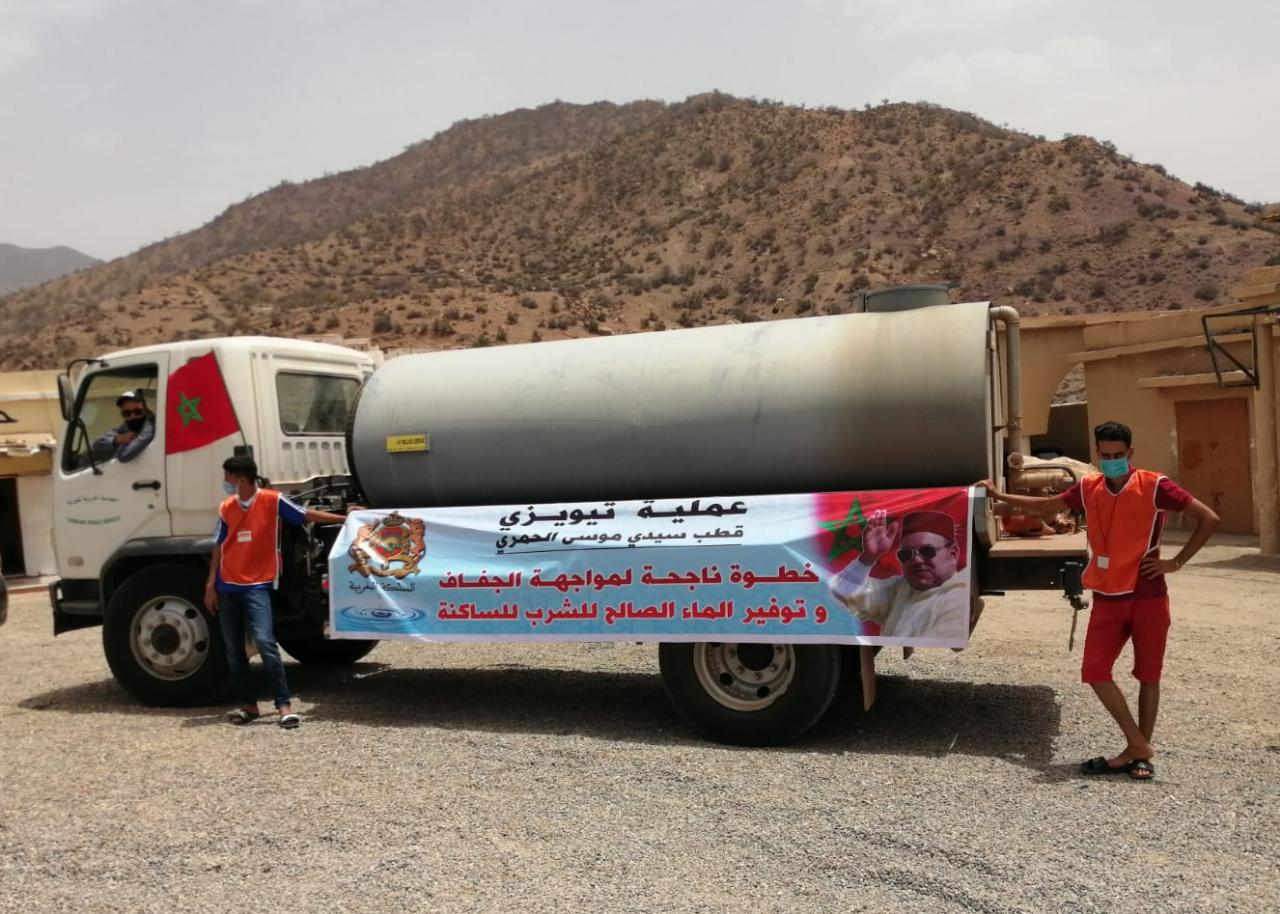 قيادة أحمر بتارودانت تطبق عملية تيويزي وتُزود ساكنة المنيزلة وسيدي الطاهر بالماء الصالح للشرب