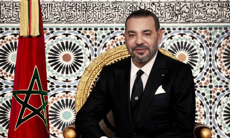 صاحب الجلالة يهنئ الأمير مشعل الأحمد الجابر الصباح بمناسبة تعيينه وليا لعهد دولة الكويت