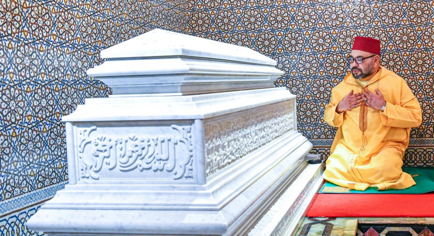 أمير المؤمنين يترحم على روح جلالة المغفور له الملك الحسن الثاني طيب الله ثراه