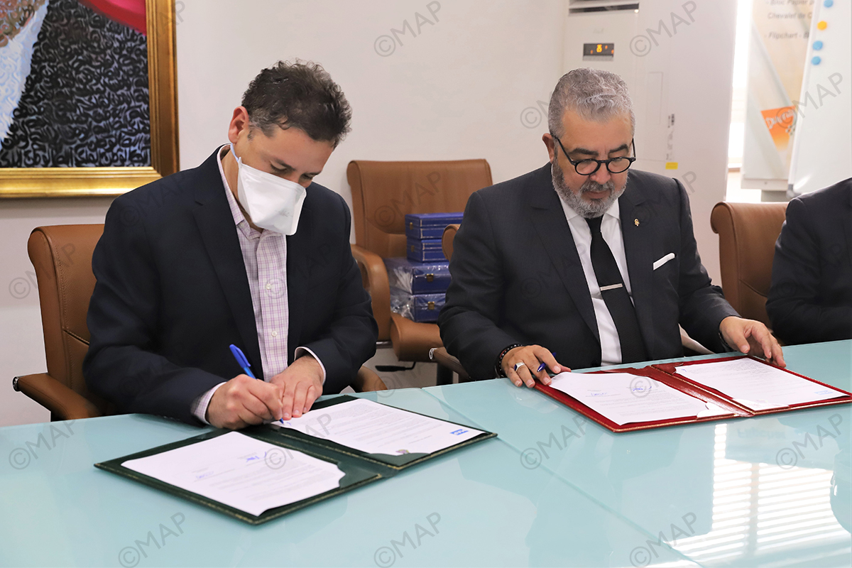 حملة “نسمع”.. وكالة المغرب العربي للأنباء ومؤسسة للا أسماء للأطفال والشباب الصم توقعان عقد شراكة