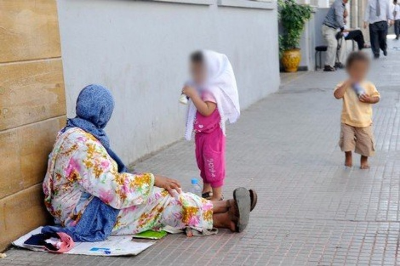 إنزكان .. اعتقال امرأة تمتلك سيارة وتمتهن التسول أمام المساجد والمتاجر