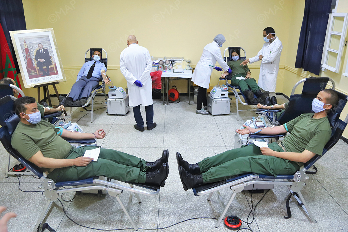 سلا .. حملة للتبرع بالدم بمركز التكوين للتموين العسكري التابع للقوات المسلحة الملكية
